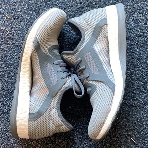 Adidas boost Tennis shoes